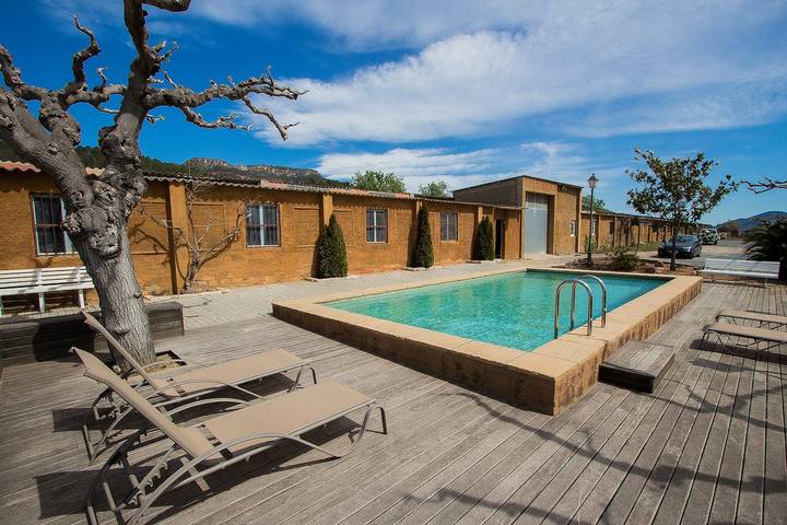 Casa rural para 13 personas, con jardín, Se admiten mascotas en Alforja