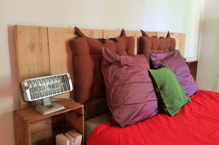 Location de vacances pour 10 personnes, avec terrasse et jardin à Nazelles-Négron - 4