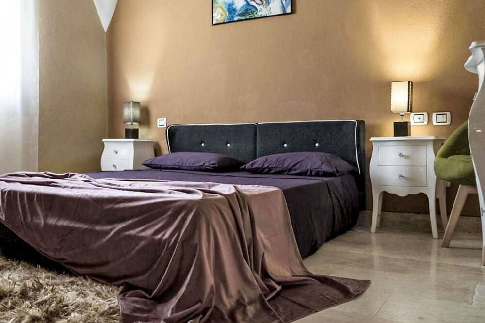 Atemberaubendes alleinstehendes Ferienhaus mit Klimaanlage, W-Lan, privatem Pool, Tv und Innenhof in Capizza di Vacca, Santa Teresa Gallura (Gemeinde)