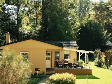 Ferienhaus für 4 Personen, mit Pool und Garten in Brandenburg