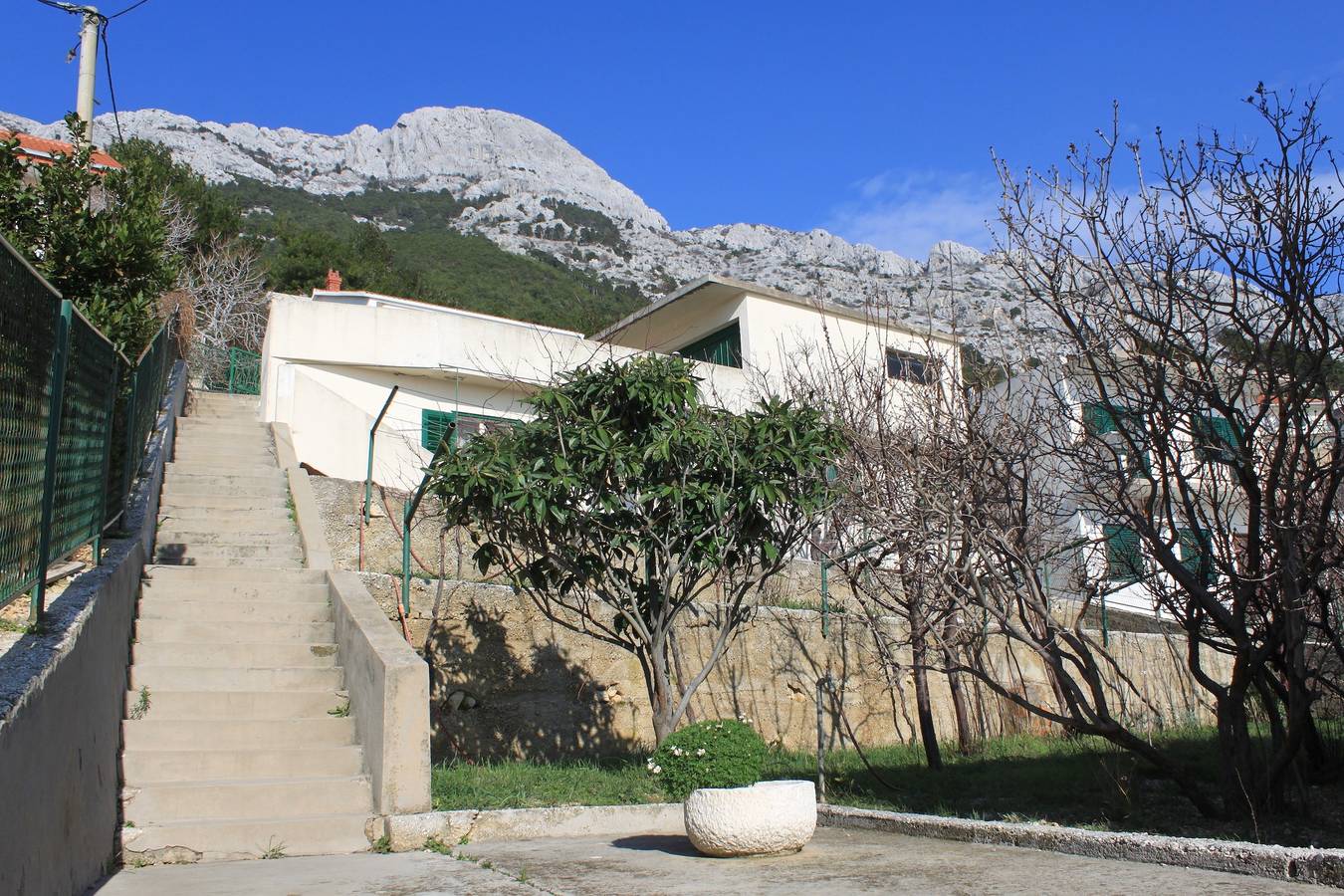 Geheel appartement, Eenkamerappartement met terras en uitzicht op zee Marusici, Omis A-8632-a in Marusici, Omiš-Riviera