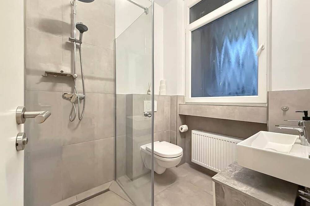 Entire apartment, Modernes 2 Zimmer Apartment + Küche in Linden-Limmer, Hannover