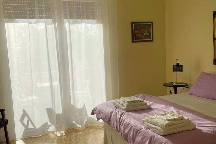 Entire apartment, Just a few steps from the Royal Palace. Free Parking in Caserta, Caserta Province