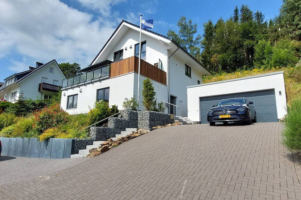 Villa Silberberg Luxus-Wellnessvilla mit Sauna und Billard in Silbach, Winterberg