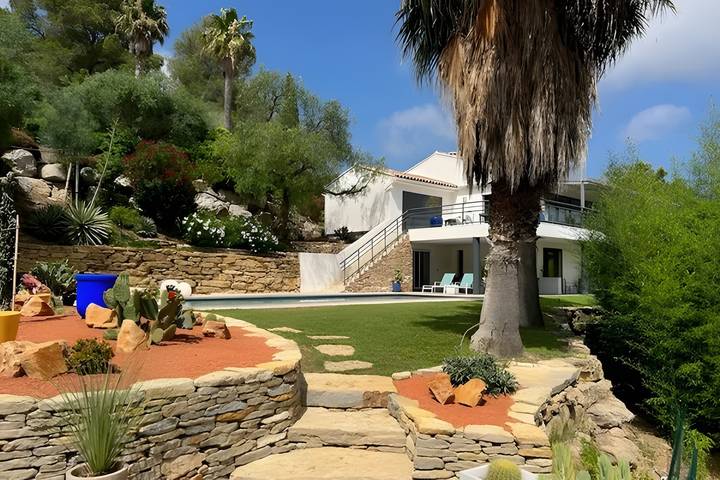 Entre mer et pinède (piscine, spa-jacuzzi, sauna) - chambre azur in Bandol, Côte méditerranéenne (France)
