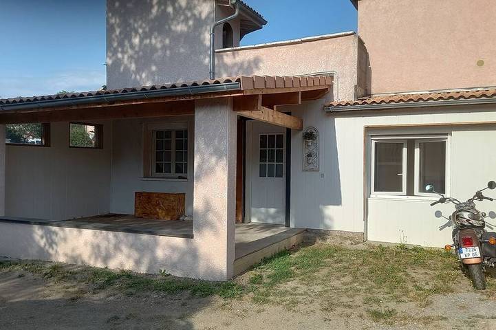 Appartement entier, Rez de jardin  appartement  tout équipé   terrasse couverte in Gap, Région de Gap