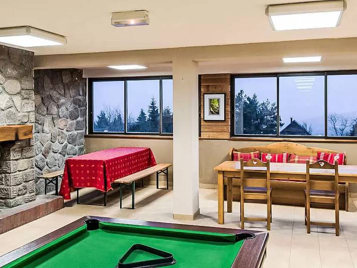 Gîte pour 8 personnes, avec piscine ainsi que jardin et sauna dans Lac Pavin - 4