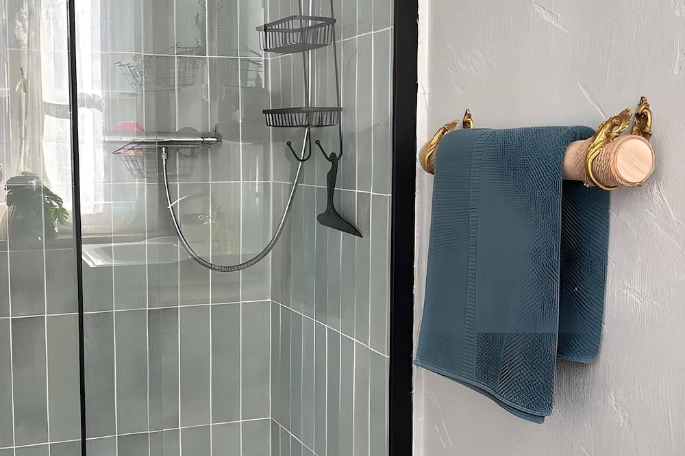 Chambre d’hôtes « La Chambre Octave à La Parenthèse » avec jardin privé et Wi-Fi in Folles, Région de Bellac