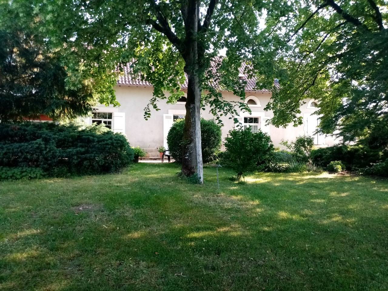 Chambre avec vue sur le jardin 2.5km du centre de Douville in Montagnac-la-Crempse, Périgord Pourpre