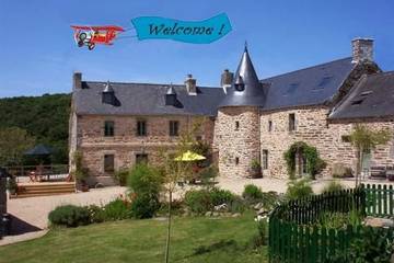 Gîte pour 16 personnes, avec balcon et jardin à Trémel
