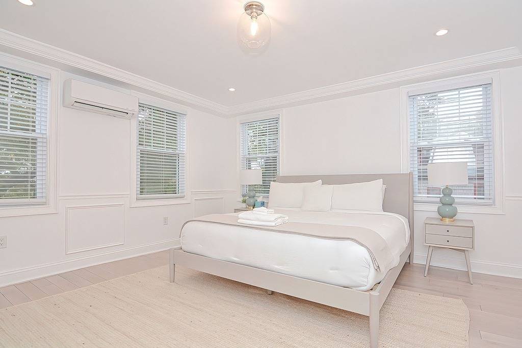 Harper House Downtown Mystic Romantic Weekend Getaway in Mystic, Connecticut