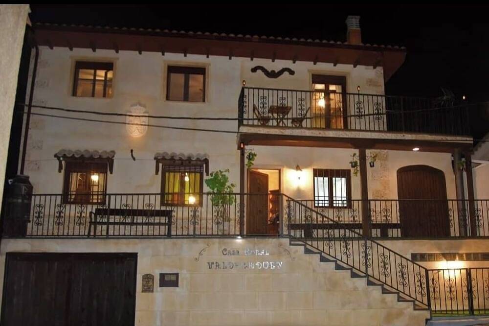 Rural House Valderaduey in Aspariegos, Zamora Province