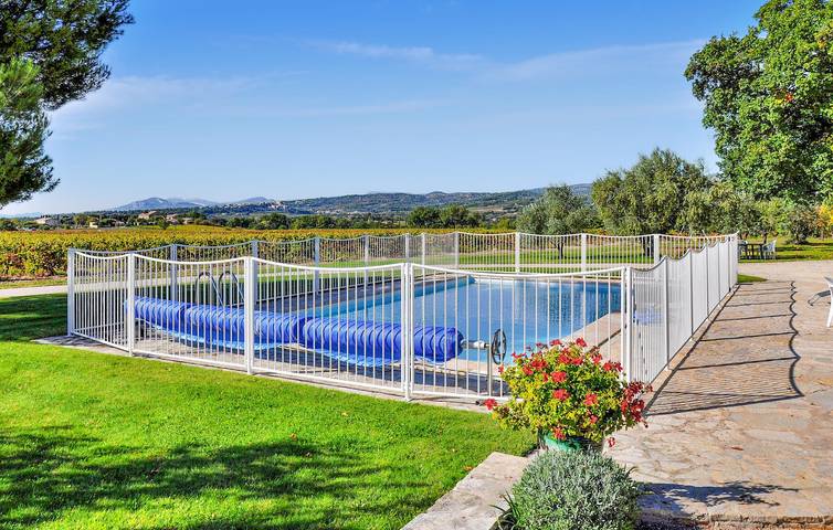 Appartement avec vue sur la montagne, avec piscine et commodités in Bédoin, Parc naturel régional du Mont-Ventoux