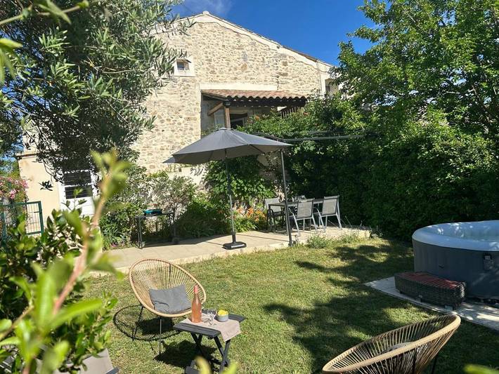 Location de vacances pour 4 personnes, avec vue et jardin, animaux acceptés à Saint-Marcel-d'Ardèche