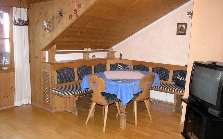 Hütte für 6 Personen, mit Garten und Balkon in Oberbayern - 3