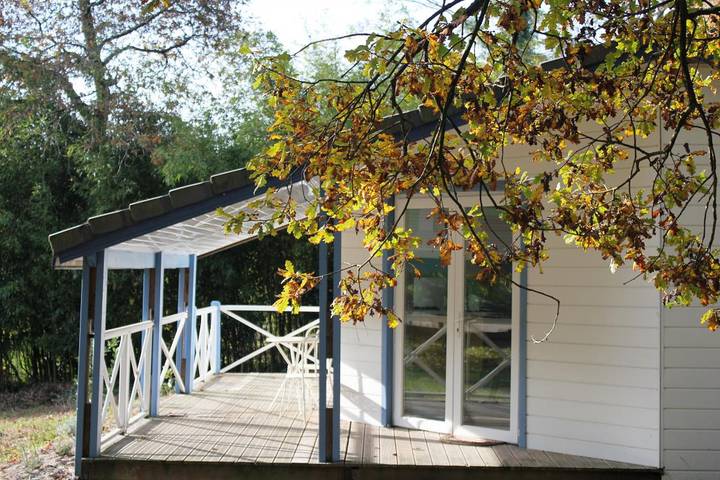 Gîte pour 3 personnes, avec Terrasse et Jardin ainsi que Piscine et Vue