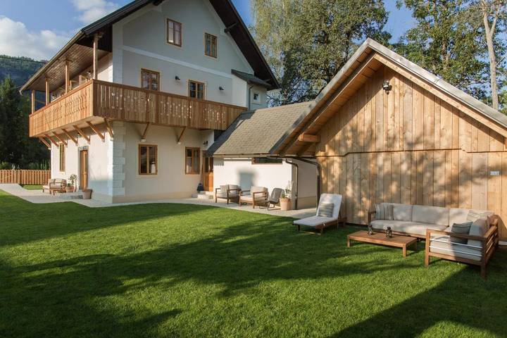Gîte pour 10 personnes, avec vue ainsi que sauna et jardin dans Bohinjska Bistrica