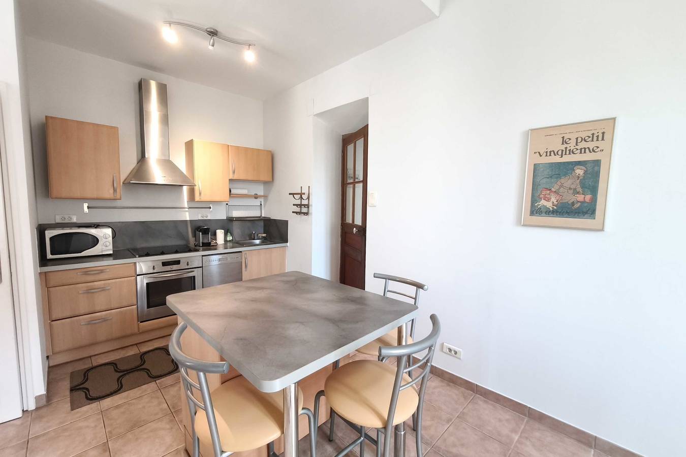 Entire apartment, Bright T3 in the heart of Ajaccio with port view in Ajaccio, Ajaccio region