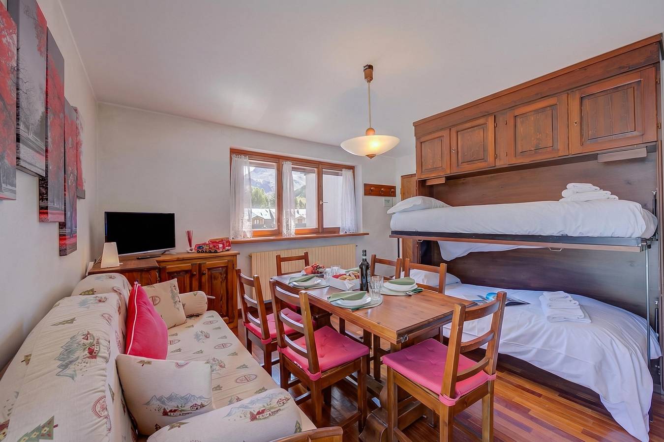 Entire apartment, Sestriere Terrace Apt Few Steps From Ski in Sestriere, Via Lattea