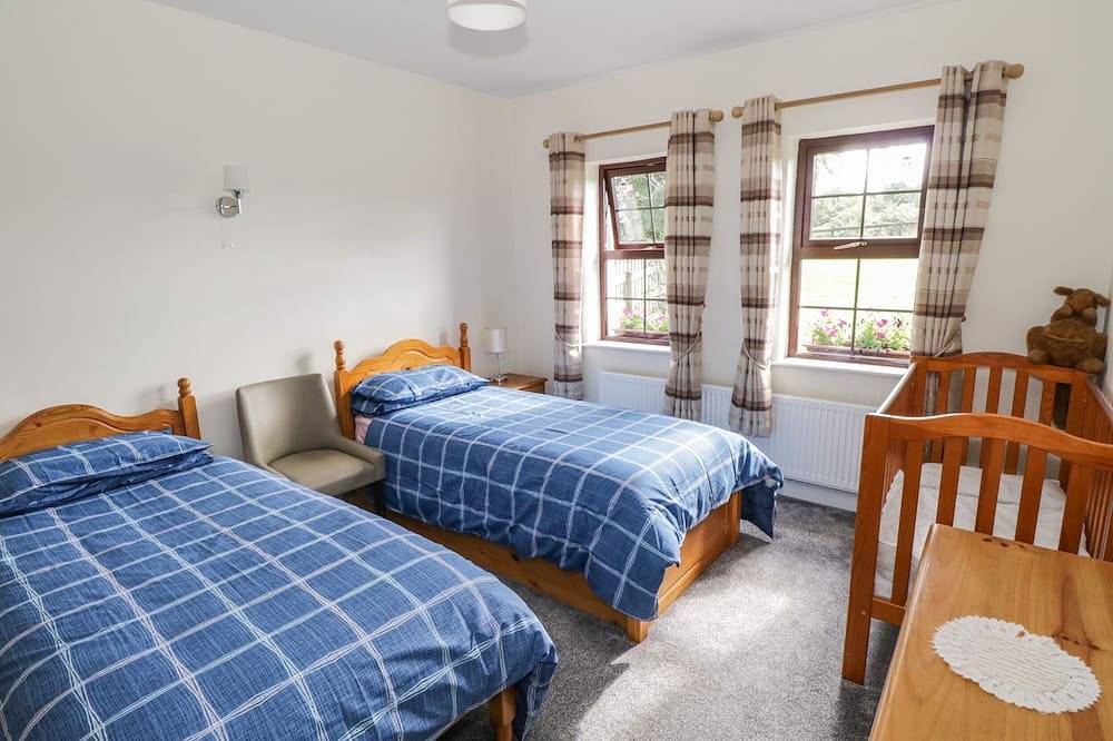 Belladrihid Cottage, pet friendly in Ballysadare, County Sligo in County Sligo