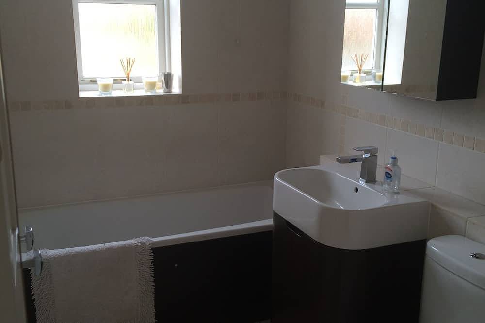 Entire apartment, Beautiful Kingston apartment in Kingston upon Thames, London