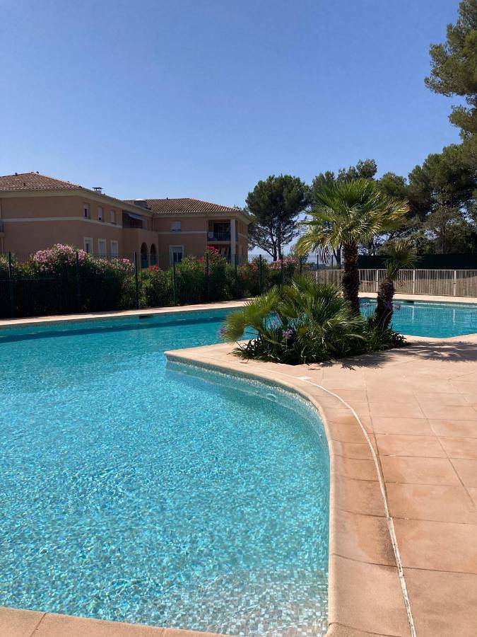 Appartement entier, One-Bedroom Apartment in Biot, Côte méditerranéenne (France)