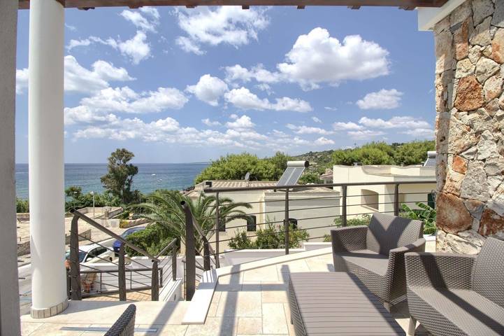 Ferienhaus für 4 Personen, mit Balkon und Terrasse in Patù