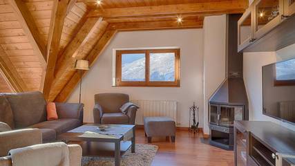 Gîte pour 8 personnes, avec vue et balcon à Bossòst