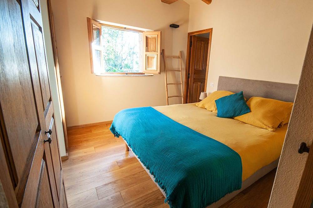 Charming sheepfold, heated swimming pool, landscaped Mediterranean garden in Sotta, Sartène und Umgebung