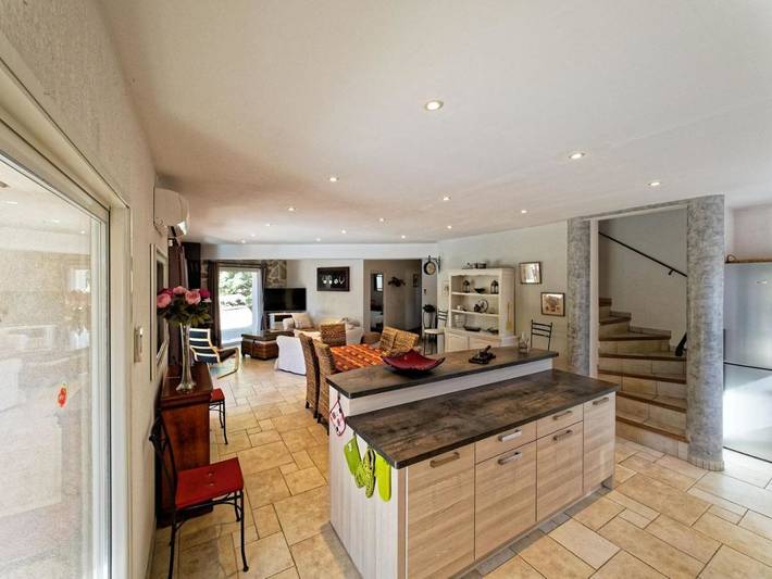 Location de vacances pour 8 personnes, avec jardin et jacuzzi ainsi que piscine et sauna à Taradeau - 3