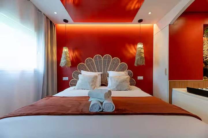 Apartamento entero, Wellness Suite- Unlimited Access to Private Spa & Sauna - Massage- King-Size Bed in Château-Thierry, Aisne