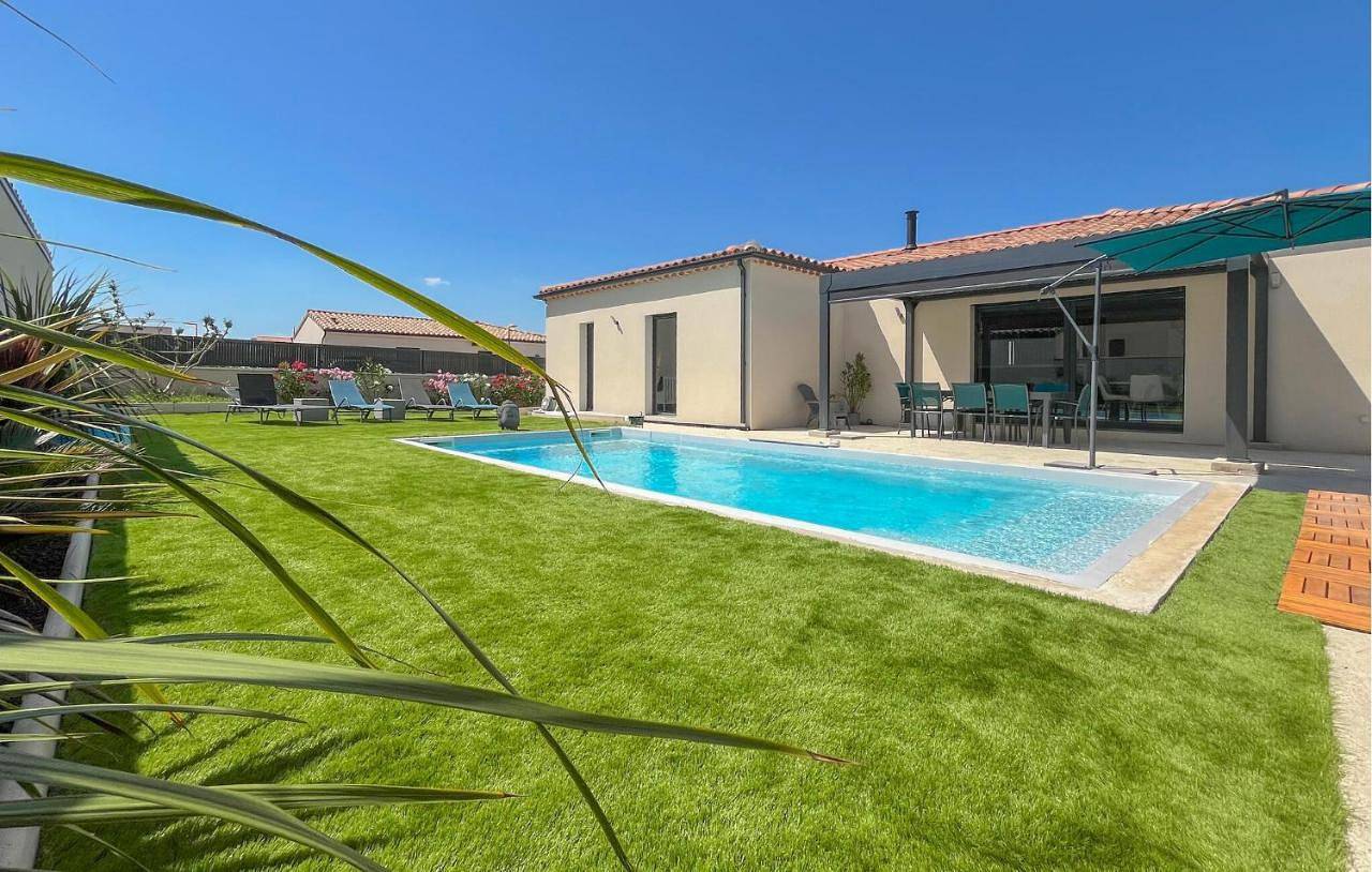 Amazing Home In Saint-Paulet-De-Caisso in Saint-Paulet-de-Caisson, Région de Nîmes