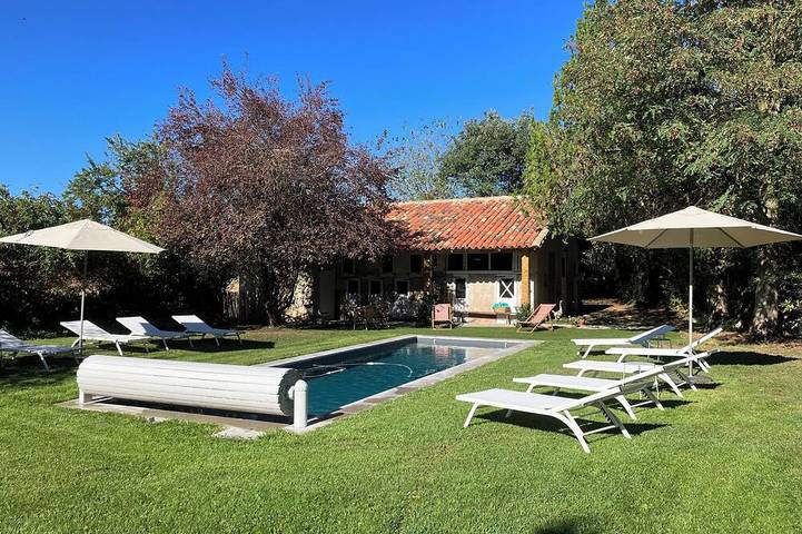 Location de vacances pour 15 personnes, avec jardin à Villematier