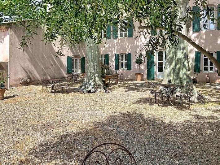 Location de vacances pour 2 personnes, avec piscine ainsi que jardin et vue à Pierrerue - 2