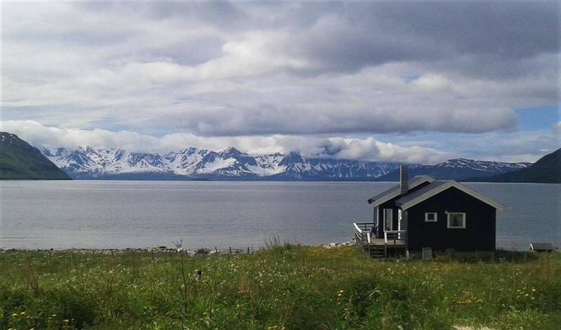 Camping for 2 personer, Terrasse og Hage i tillegg til Sauna og Innsjøutsikt i Troms
