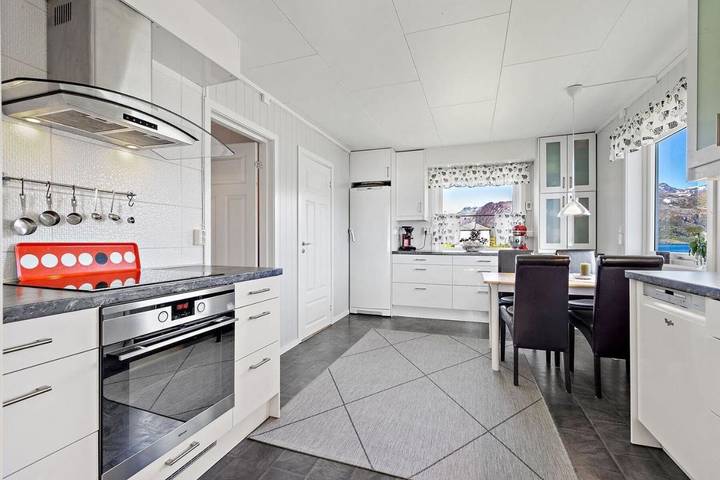 Ferienhaus für 8 Personen, mit Terrasse und Garten sowie Ausblick auf den Lofoten - 2