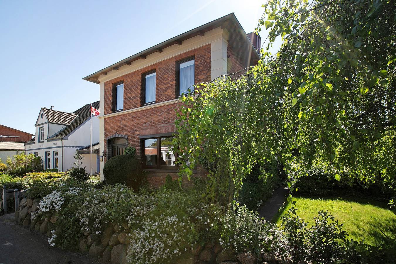 Ferienhaus 'Die Kleine Ferienvilla' mit privater Terrasse, Garten und Wi-Fi in Wesselburen, Nordseeküste