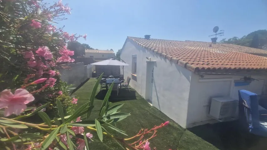 Holiday home for 5 people, with pool and terrace as well as garden - 1