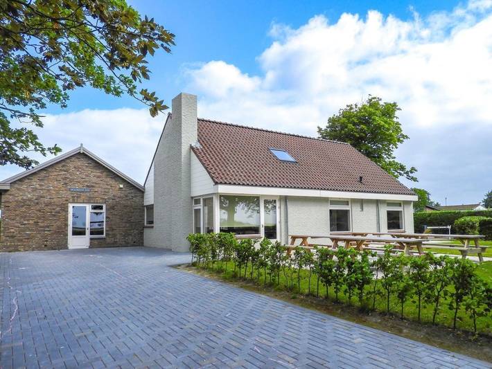 Ferienhaus für 23 Personen, mit Balkon/Terrasse und Terrasse in Ellemeet