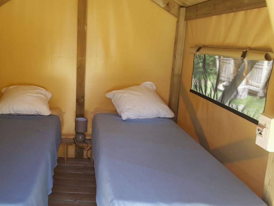 Camping Le Tindio - Bungalowzelt 2 personen in Arzon, Côte des Mégalithes