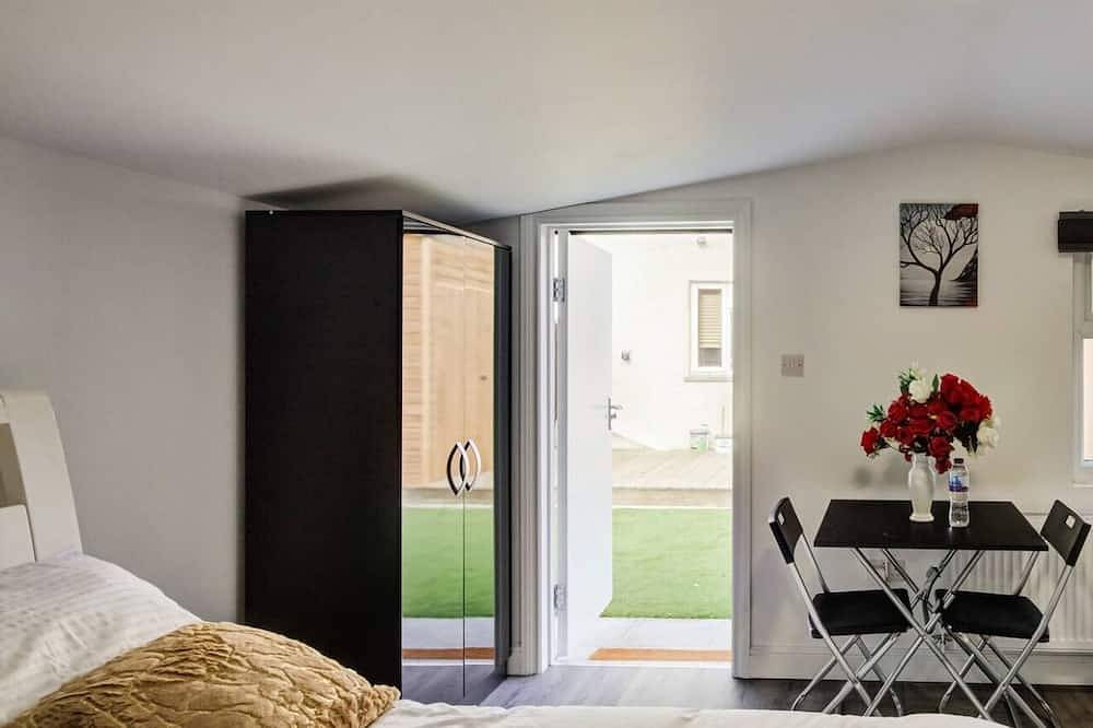 Cosy Luxury studio cabin centrally located in Crayford, Greater london. in Bexley, Londres