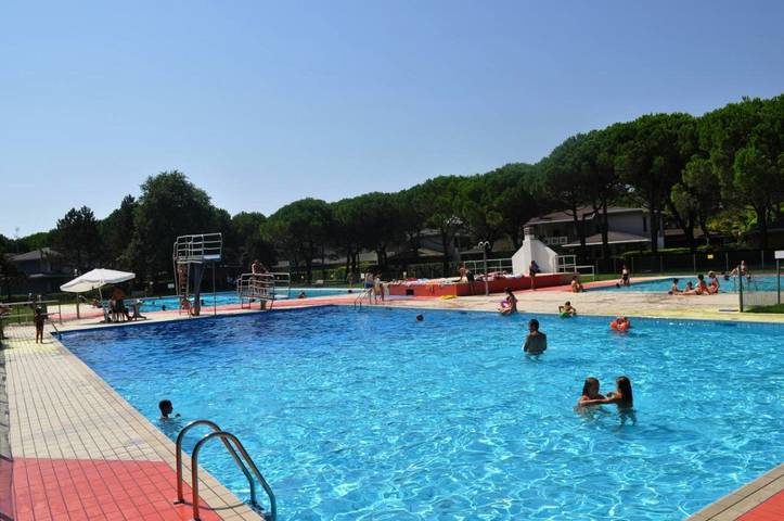 Ferienhaus für 6 Personen, mit Garten und Pool sowie Balkon in Bibione - 3