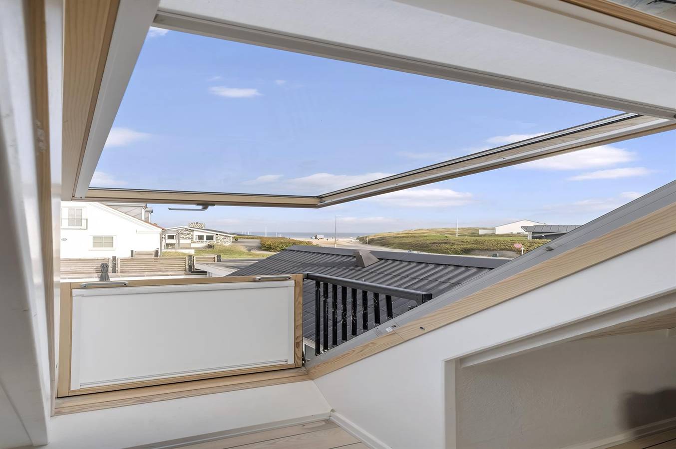 Beautiful home in Blokhus w/ Wifi and 6 Bedrooms in Blokhus, Jammerbugt