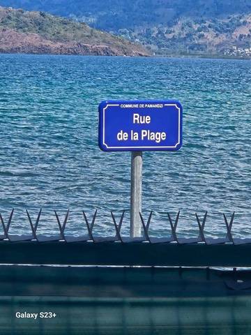 Gîte pour 2 personnes, avec vue et jardin à Pamandzi