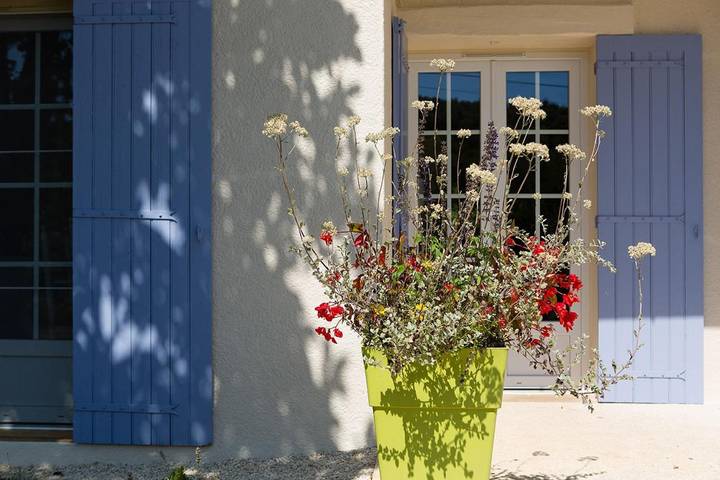 Location de vacances pour 8 personnes, avec vue ainsi que jardin et terrasse à Corgnac-sur-l'Isle - 3