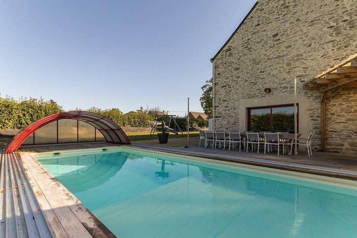 Gîte pour 14 personnes, avec piscine ainsi que jardin et terrasse - 1