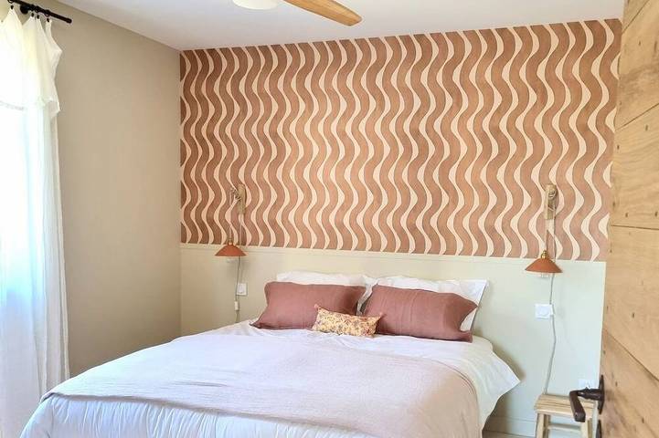 Gîte pour 4 personnes, avec terrasse ainsi que jardin et piscine à Saint-Rémy-de-Provence - 2