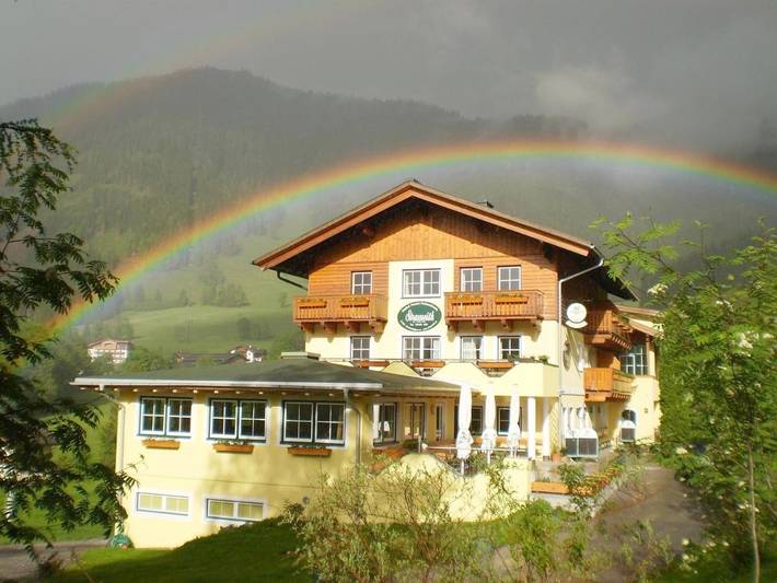 BnB für 2 Personen, mit Balkon und Terrasse sowie Garten in Werfenweng