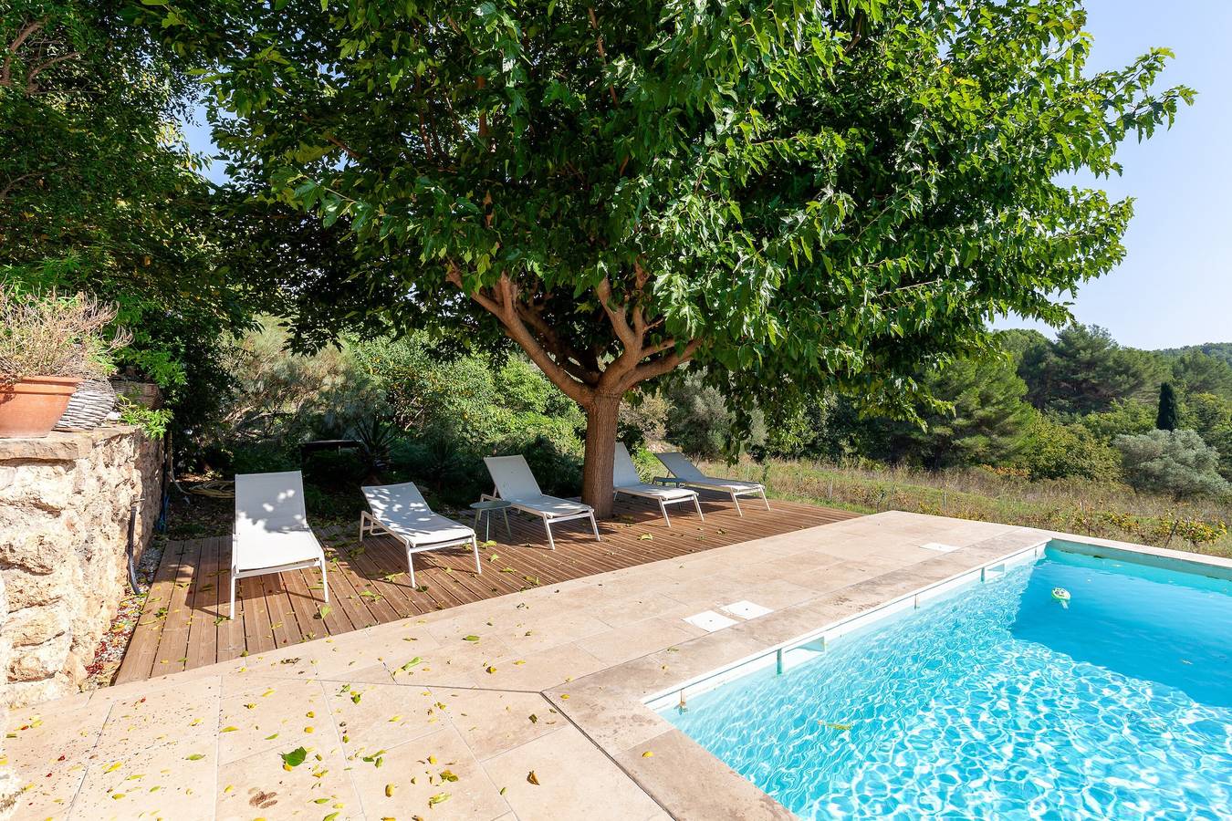 Ganze Wohnung, Ferienwohnung 'La Naronne' mit Gemeinschaftspool, privater Terrasse und Wi-Fi in Bandol, Mittelmeerküste (Frankreich)