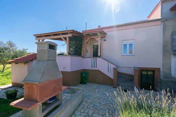 Appartement entier, Appartement de deux chambres prés de la plage Preko, Ugljan -a in Preko, Île d'Ugljan